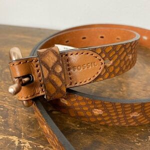 Fossil genuine leather snake embossed belt size M